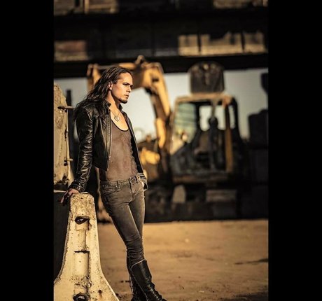 kinkyninjawolf hot model pics