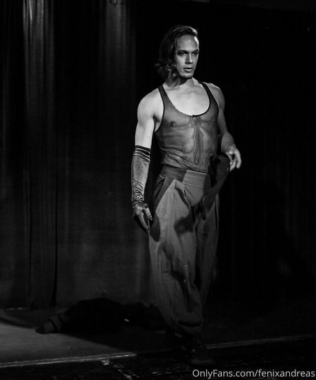 kinkyninjawolf model naked picture