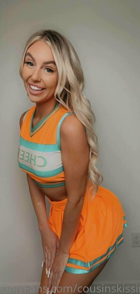 cousinskissing adult model picture