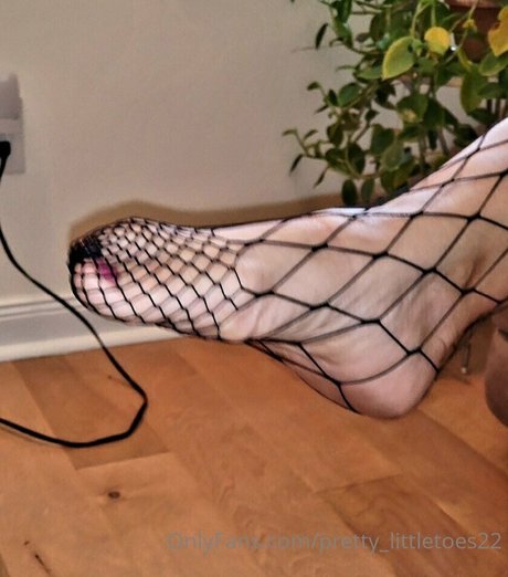 pretty littletoes22 star sex images