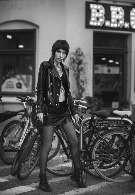 chantaise perfect model pictures