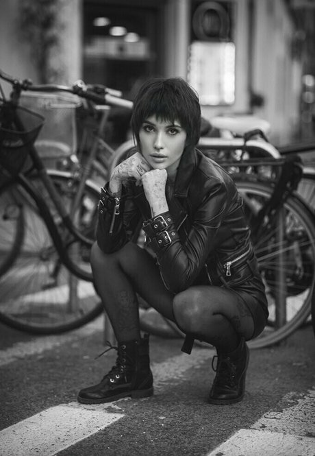 chantaise model xxx pictures