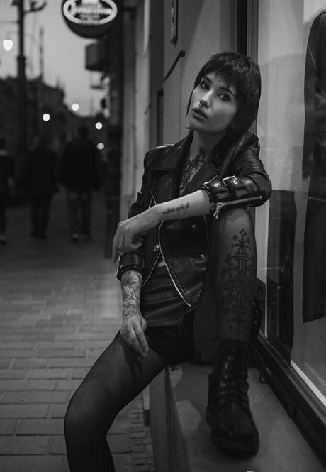 chantaise model hot galleries