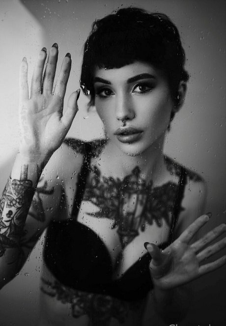 chantaise erotic model photo