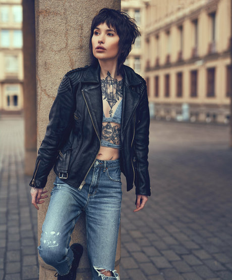 chantaise adult model pic