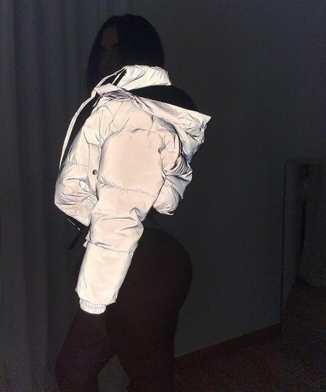 anaa__flri exclusive model picture