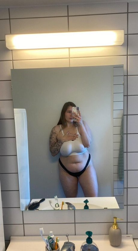 Nanna Frk bb hot actress picture