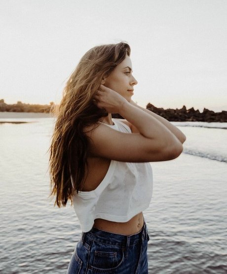 Vanessa Mai adult model picture