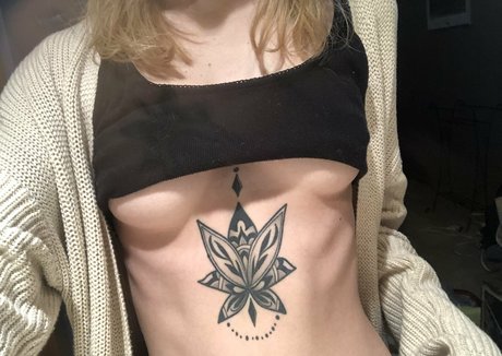 lovableliv nude actress img