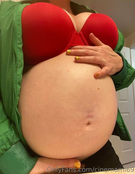 cinemami69 model photo