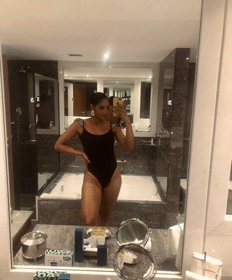 Barbara Reis naked model pics