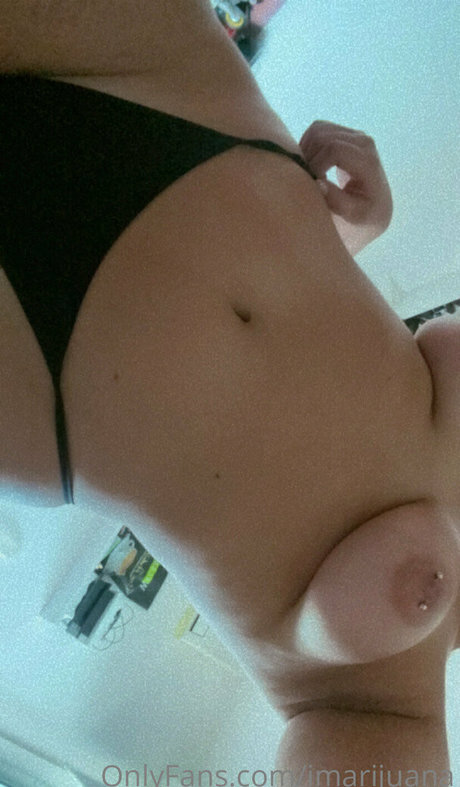 Imarijuana nudes model pic