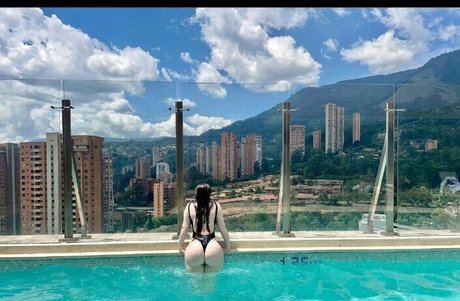 Queencaitertot star art photos