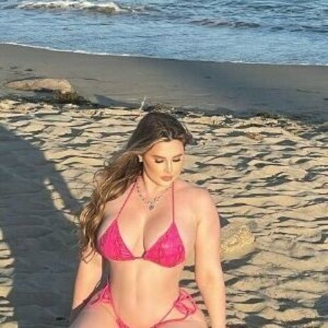 Queencaitertot pornstar free pictures