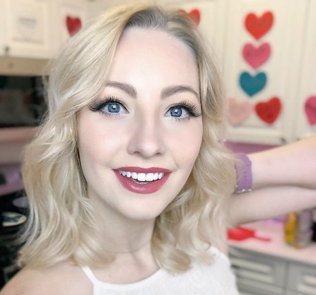 Cannibalqueen pornstar galleries