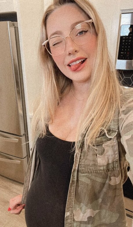 Cannibalqueen model beautiful images