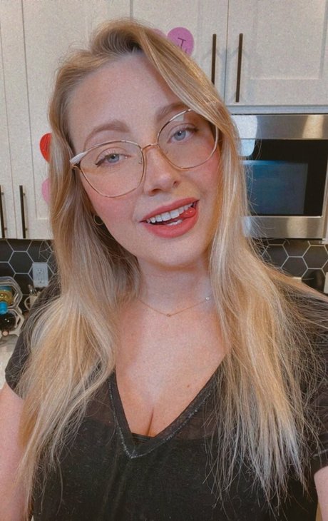 Cannibalqueen model adult pictures