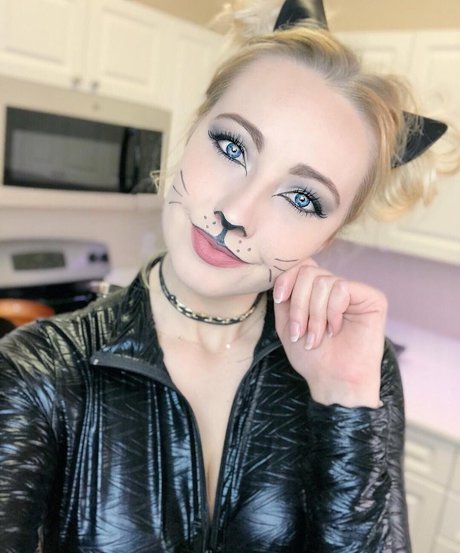 Cannibalqueen hot actress archive