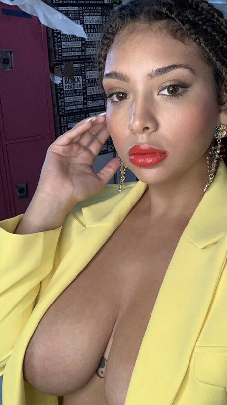 Annamarie Sarai beautiful pornstar picture