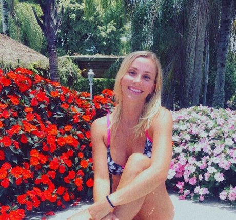 Fernanda Colombo exclusive actress photos