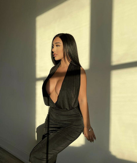 Kiara Marie star erotic pictures