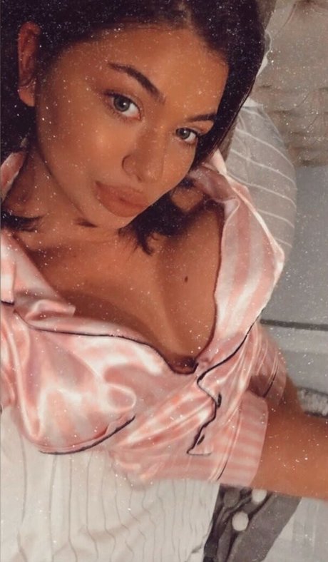 Roxana Elena star sexy image