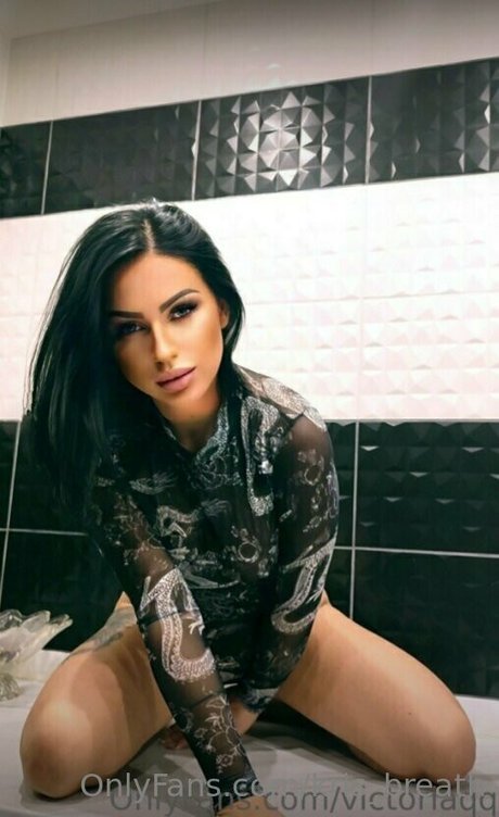 kris breath model exclusive picture