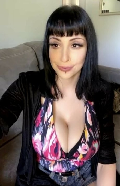 Auragreen69 star exclusive pictures