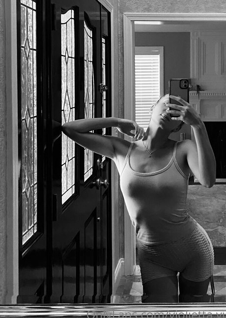 violietta vi nice pornstar image