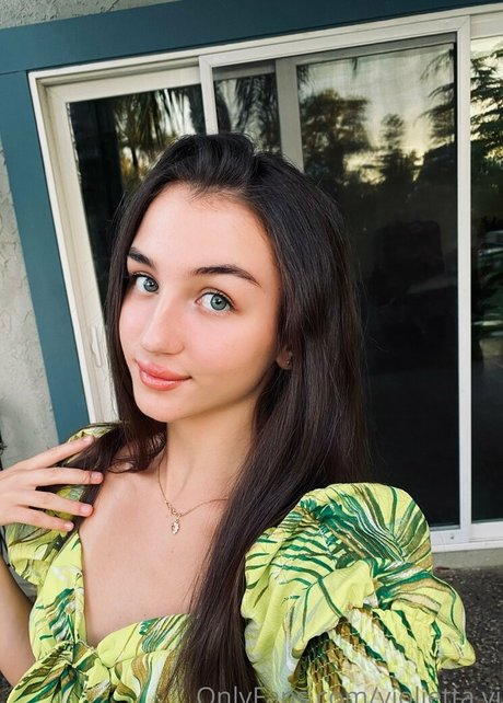 violietta vi hot model pic