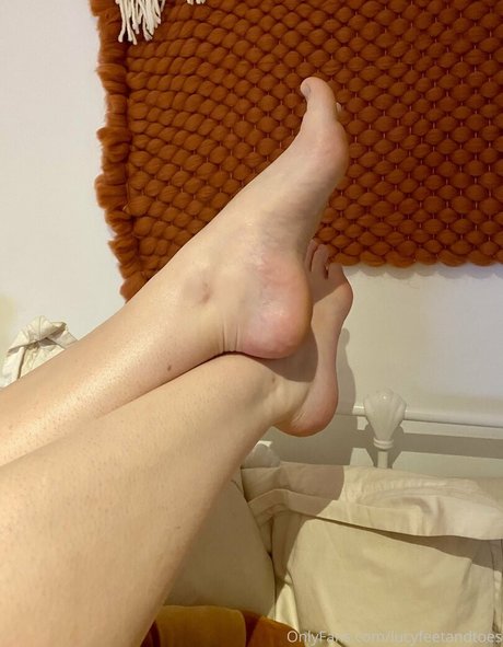 lucyfeetandtoes model sexy gallery