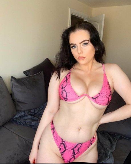 onlymaddison pornstar erotic image