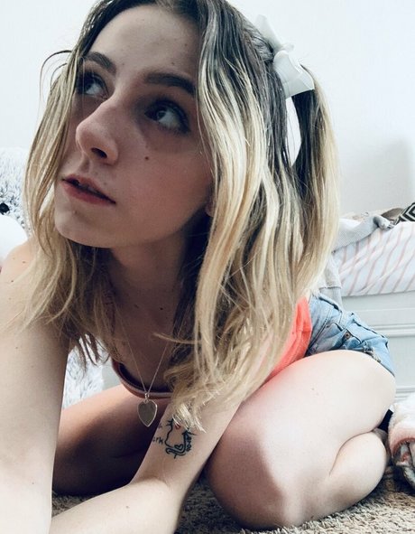 jasminecx sexy model image