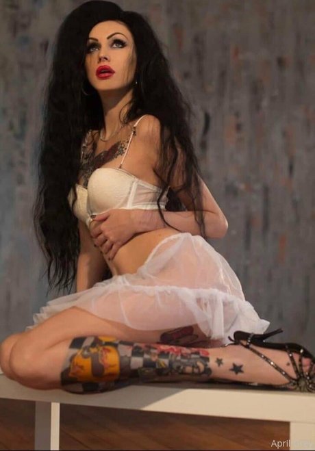 bunnygothic model top img