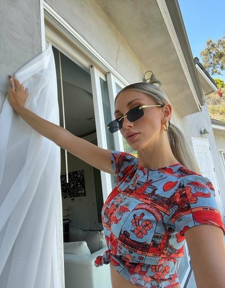 lifewithcay free model pics