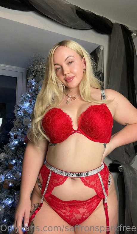 saffronsparkfree nude star pics