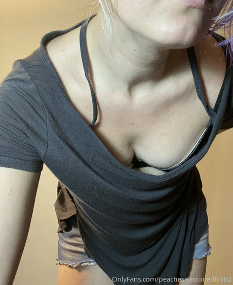 peachesisastonedfruit2 hd model image