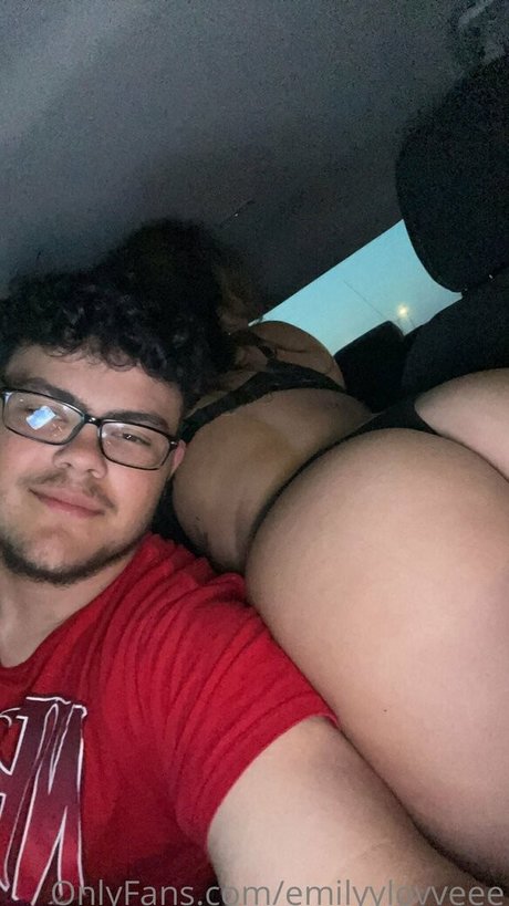 emilyylovveee model porn pics