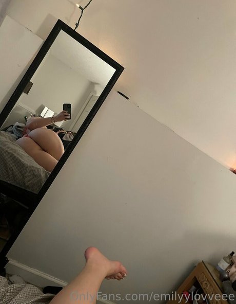 emilyylovveee model nudes photo