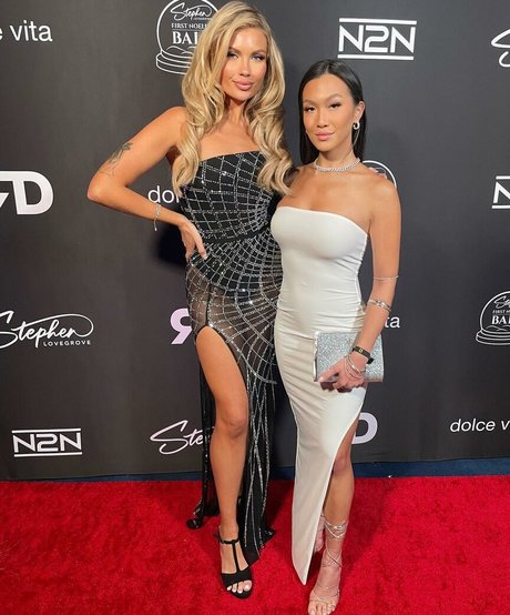 Phoebe Davis star adult image