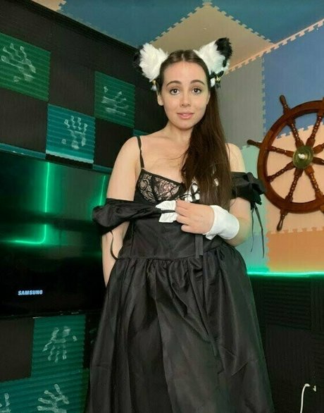 Souppahnat model sex picture