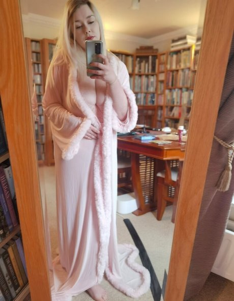 Ivy Wild model art img