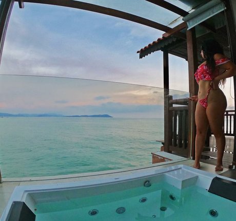 Tana Habibi porn star pic