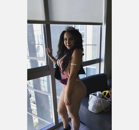 Tana Habibi model sex pics