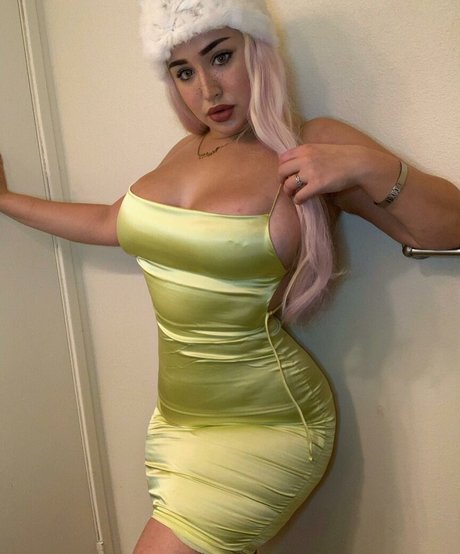 Tana Habibi pornstar naked picture