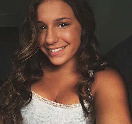 famous onlyfans naked picture