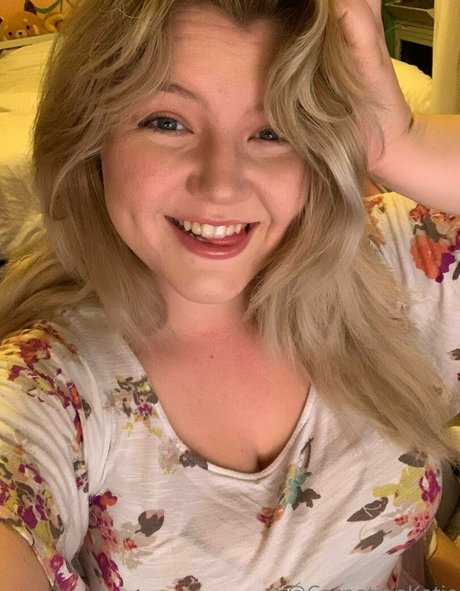 carnationkatie nude model image