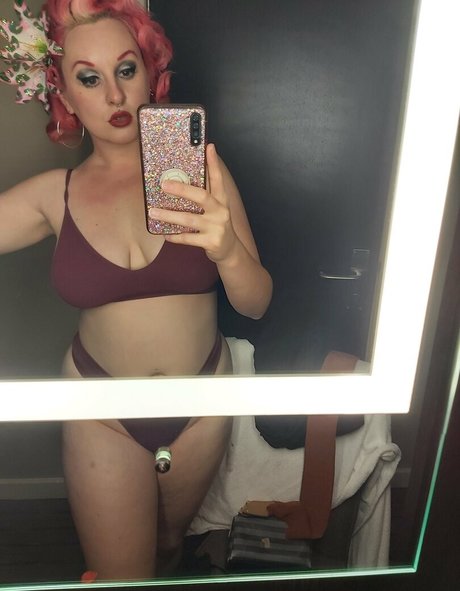 roxystardust star nude image