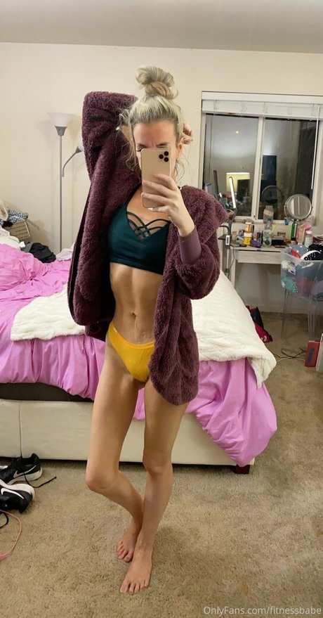 khloeefree free model photo