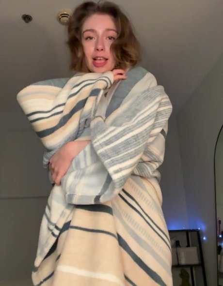 MintakaAww model high quality pic